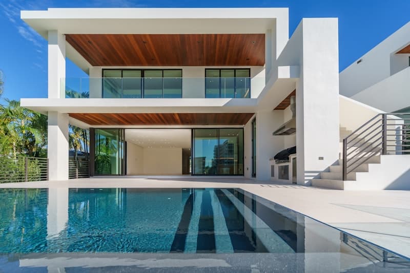 Villa with Pool in Banana Island